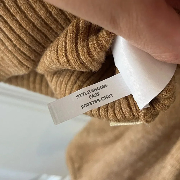 Madewell Wrap V Neck Pullover Sweater Coziest Yarn Womens Size Large nwot - Picture 9 of 10